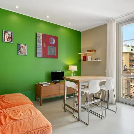 Delightful A Few Steps From Port Apartamento Como